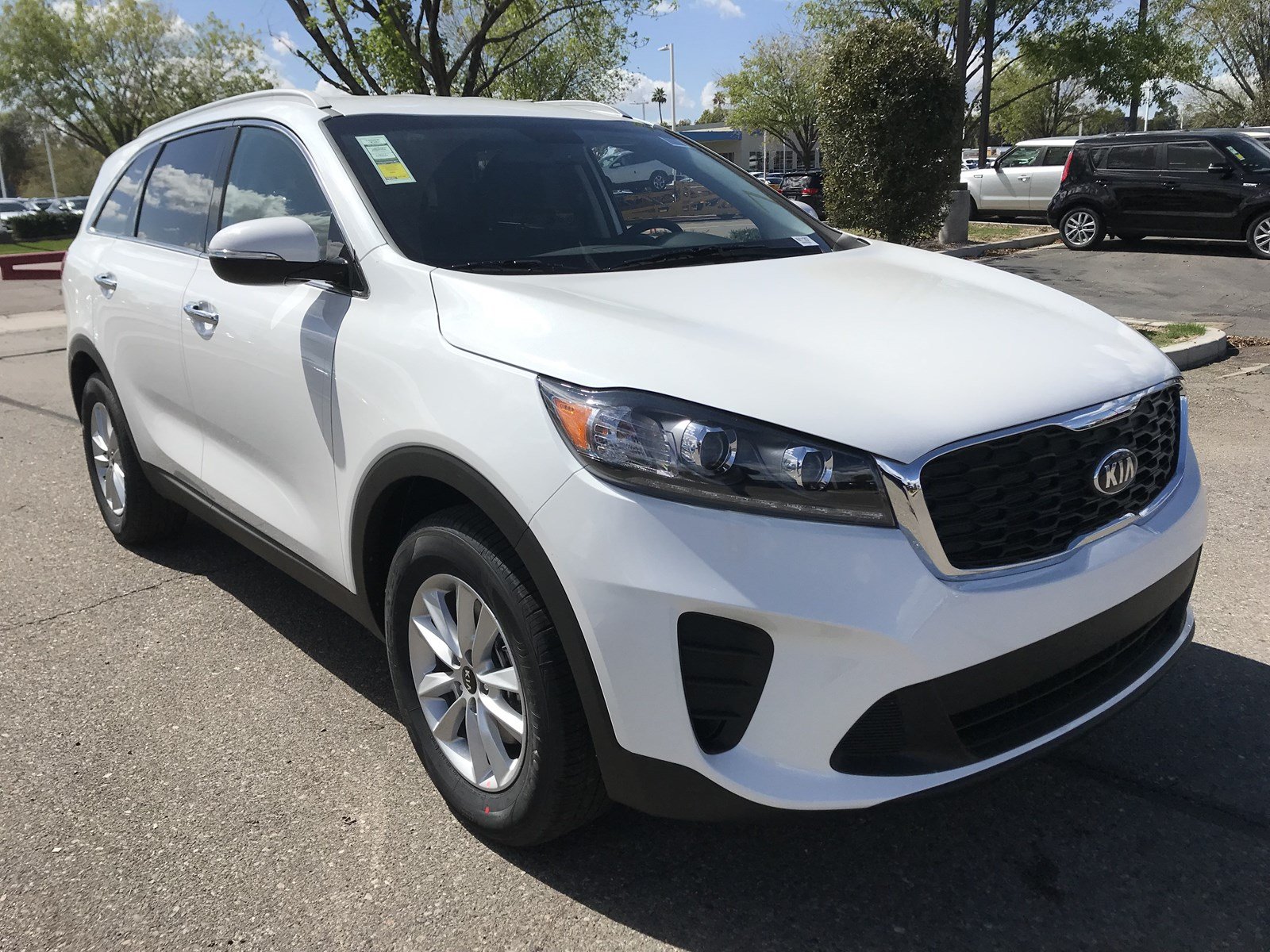 New 2019 Kia Sorento LX